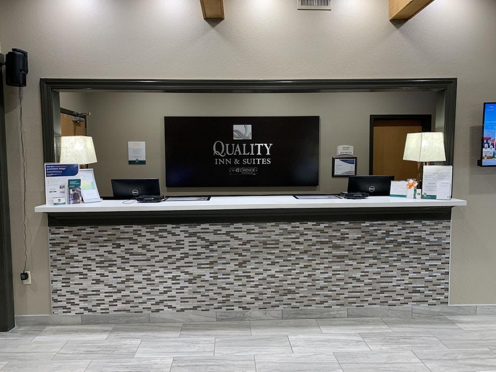 Quality Inn & Suites Hendersonville - Flat Rock Exterior photo